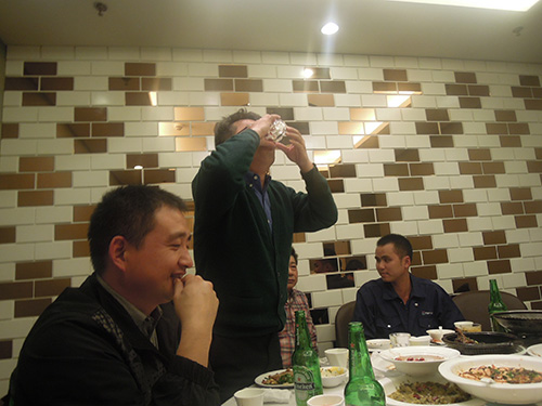 臺(tái)灣張總好酒量